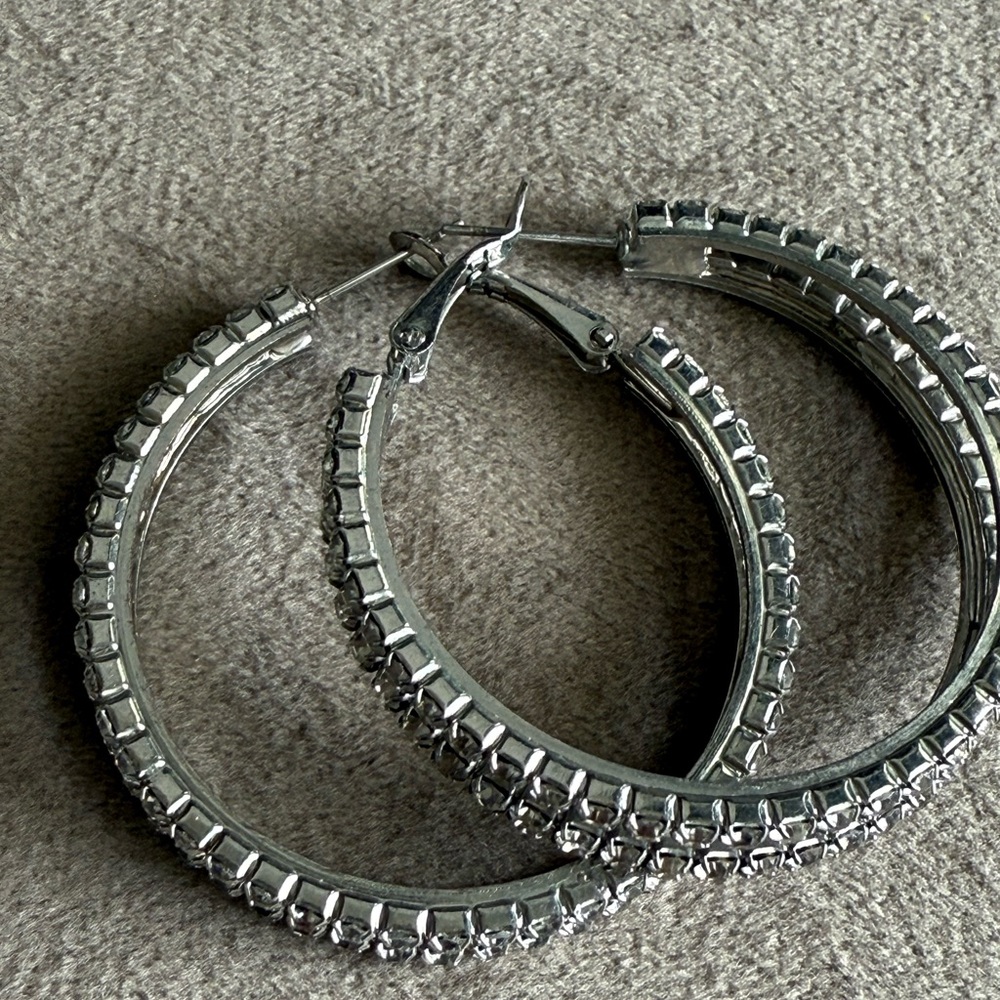 Elegant Silver Hoop Earrings - Picture 4 of 4